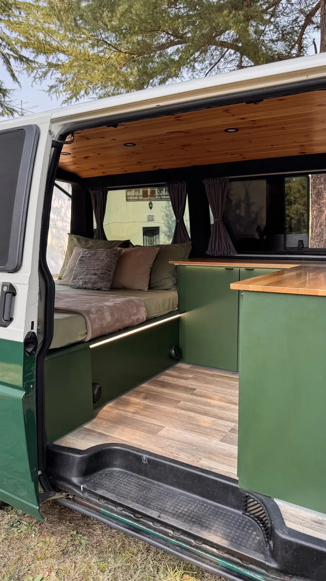 Mammut Vans