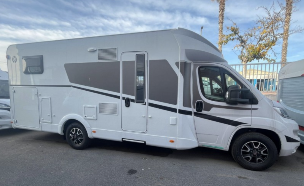 Los Primos Camper