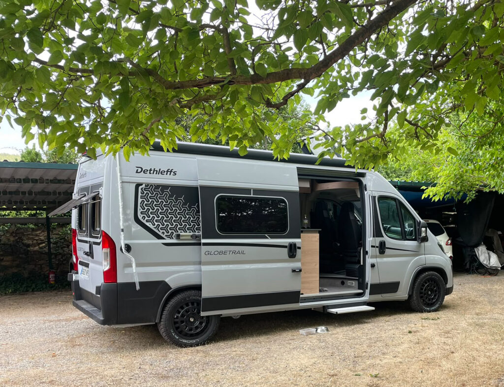 Los Primos Camper